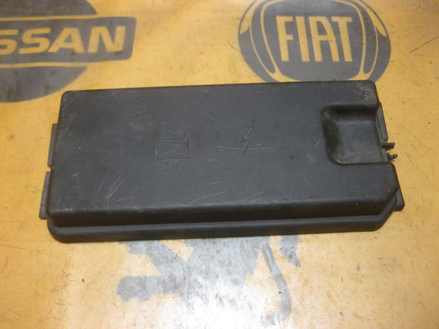 Кришка блока запобіжників A1645400182 MERCEDES