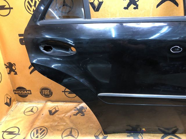 Двері пасажирські задні праві A1647300205 MERCEDES