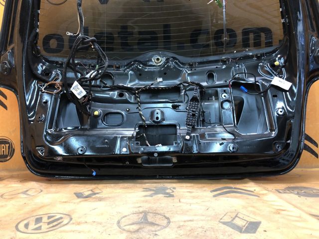 Двері багажника A1647401505 MERCEDES