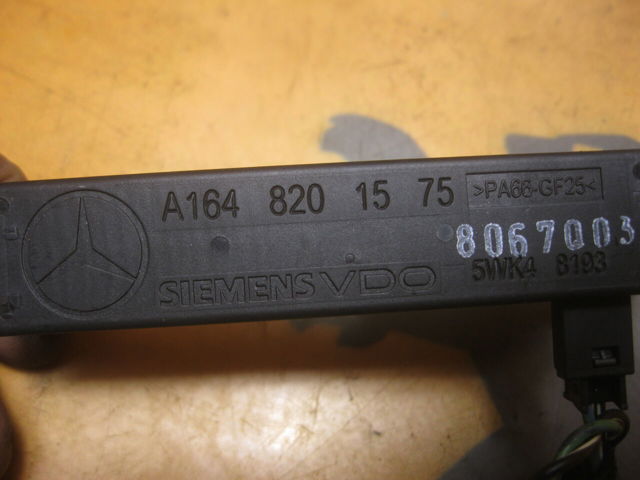 Антена A1648201575 MERCEDES