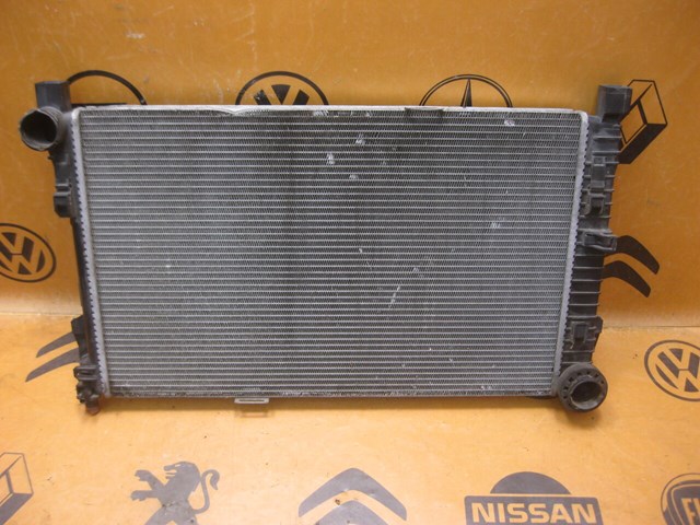 Б/у радиатор охлаждения mercedes-benz c-class w203 (2000-2007) код: 32835 A2035001103