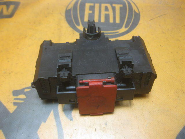 Корпус запобіжників A2035450803 MERCEDES