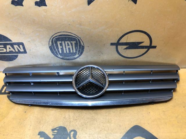 Решітка радіатора A2038800383 MERCEDES