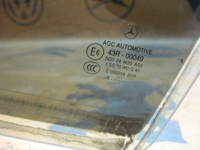 Скло задніх дверей, лівих A2047350300 MERCEDES