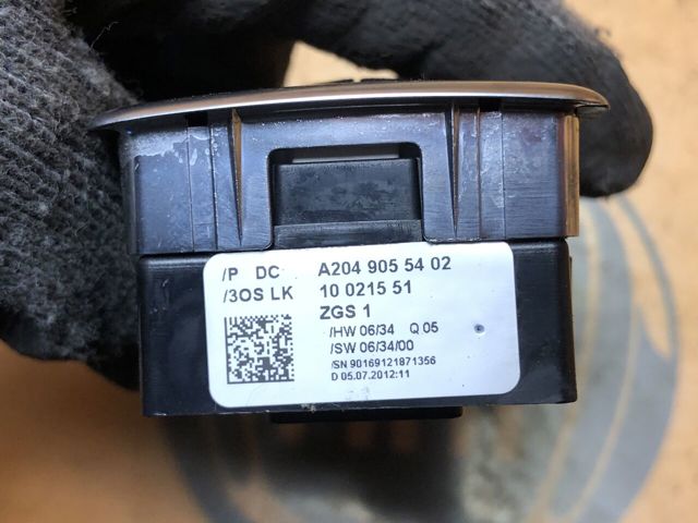 Кнопки переднього лівого склопід'ємника A2049055402 MERCEDES