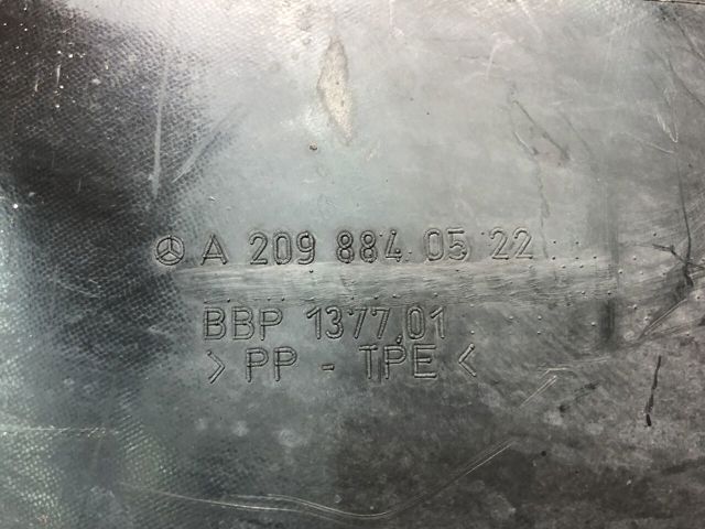 Підкрилок передній лівий A2098840522 MERCEDES