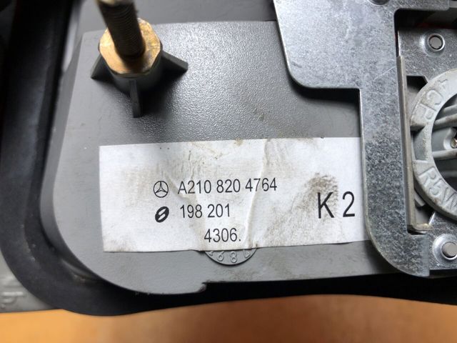 Задній лівий зовнішній ліхтар A2108204764 MERCEDES