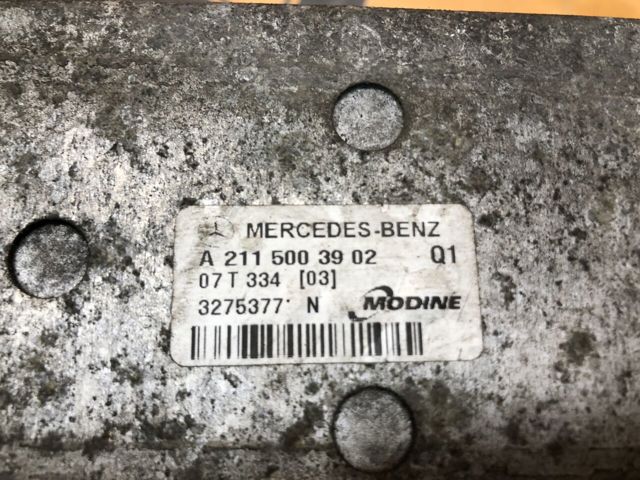 Радіатор інтеркулера A2115003902 MERCEDES