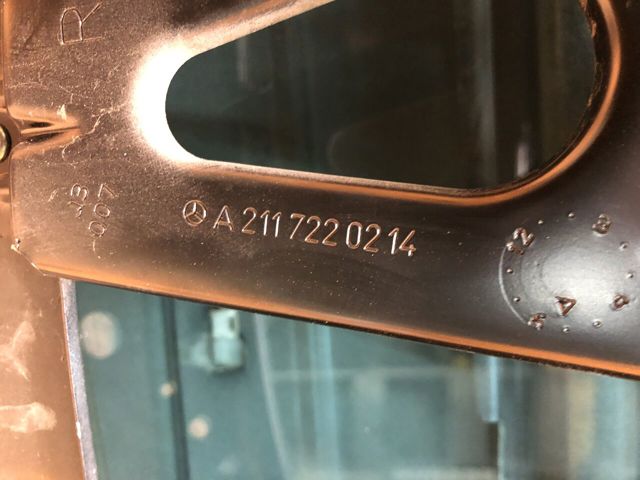 Пасажирські передні двері A2117201405 MERCEDES