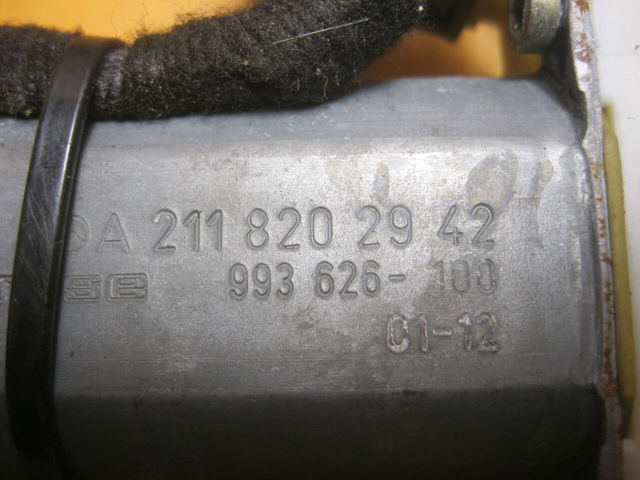 Двигун стеклопод'емника двері задньої, лівої A2118202342 MERCEDES