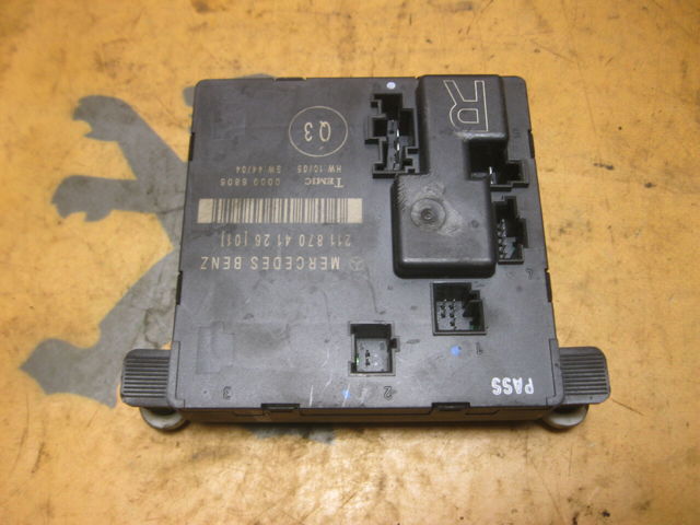 Блок комфорту задніх дверей A2118704126 MERCEDES