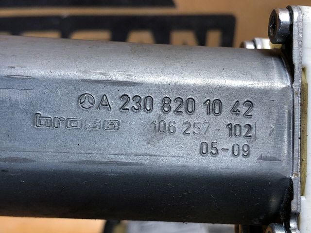 Двигун склопідіймача двері передньої A2308201042 MERCEDES