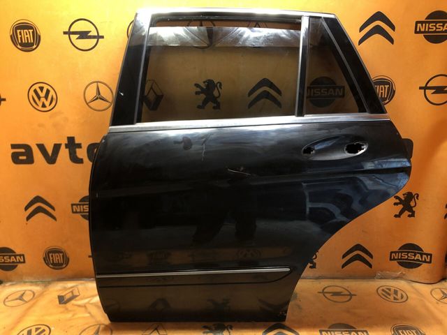 Двері пасажирськи задні ліві A2517301105 MERCEDES