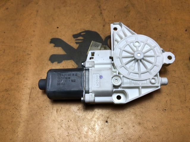Двигун склопідіймача двері передньої, правої A2518200842 MERCEDES
