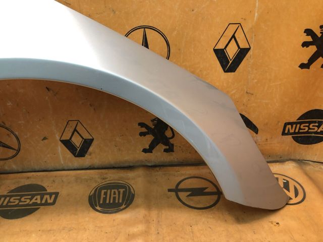 Переднє праве крило A2518800206 MERCEDES