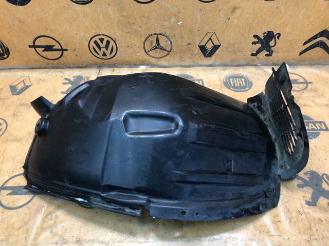 Підкрилок переднього крила, правий передній A2518802005 MERCEDES