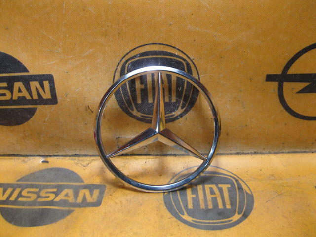 Емблема на решітку радіатора A2518880086 MERCEDES