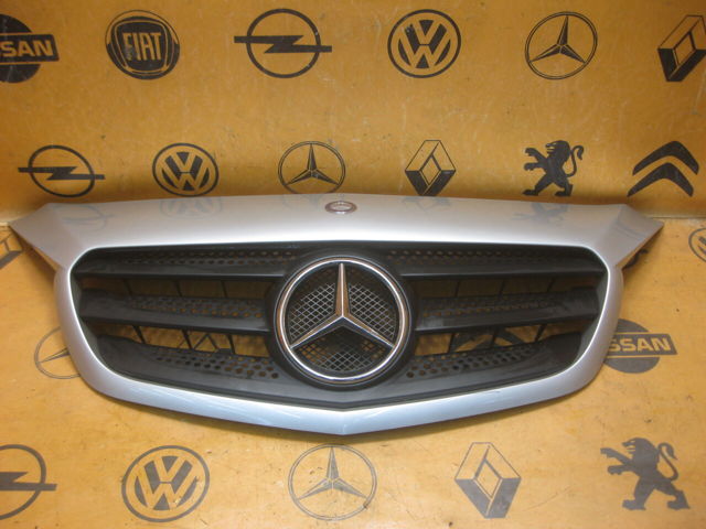 Облицювання радіатора A4158880023 MERCEDES