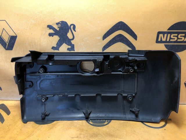 Кришка двигуна декоративна A6120100667 MERCEDES