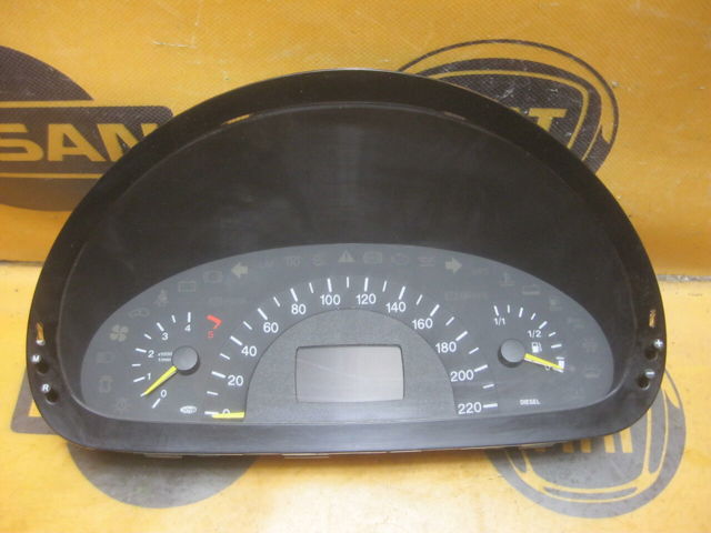 Панель приладів A6394460321 MERCEDES