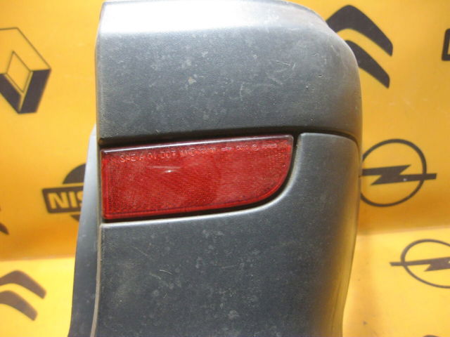 Ікло заднього бампера праве A6398801371 MERCEDES