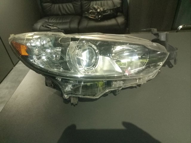 Фара комбінована, передня GHR451030 MAZDA