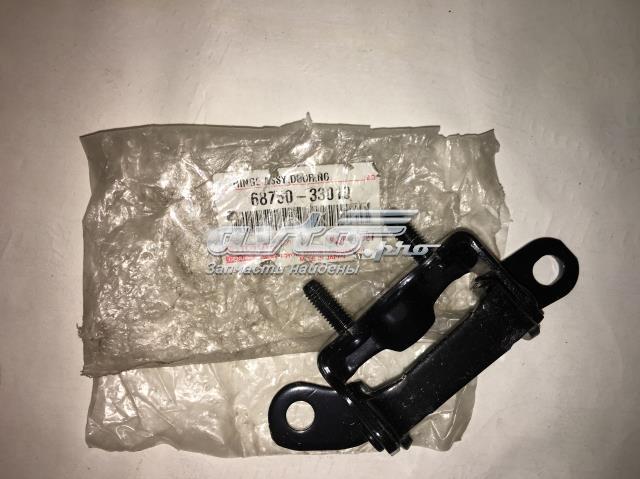 Петля заднтої двері, правої 6875033010 TOYOTA