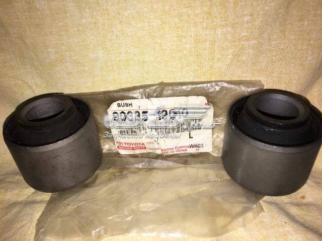 Втулки на задні амортизатори 9038519010 TOYOTA