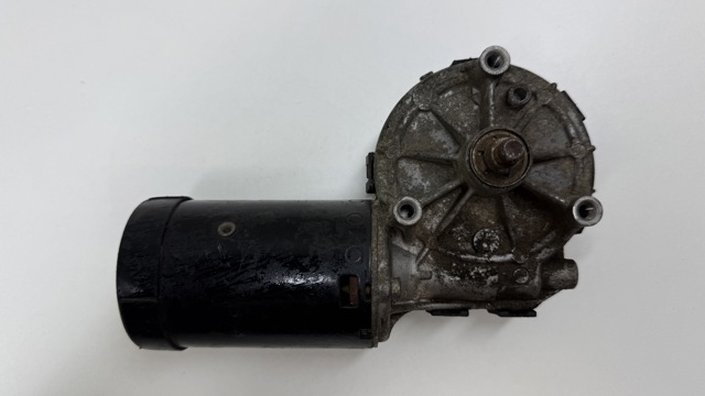 Двигун склоочисника лобового скла (трапеції) 0390241429 BOSCH
