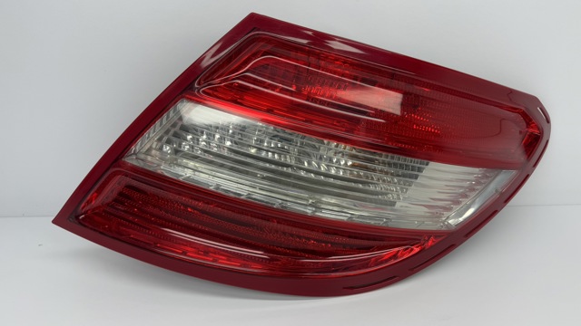 Задні ліхтарі 2048200264 MERCEDES