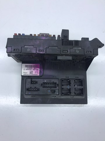 Коробка запобіжників 2115453801 MERCEDES