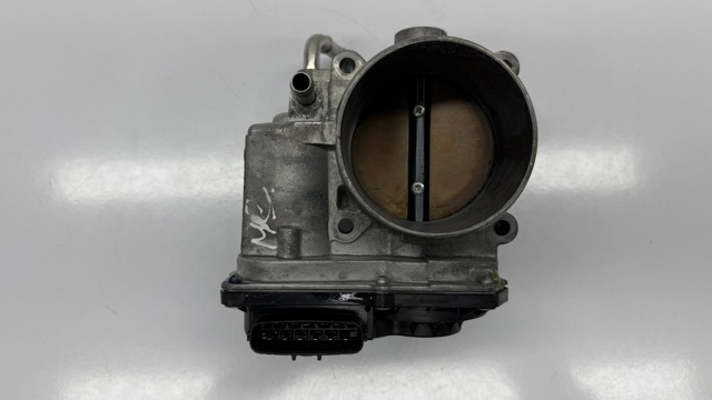 Блок дросельної заслінки 2203031020 TOYOTA