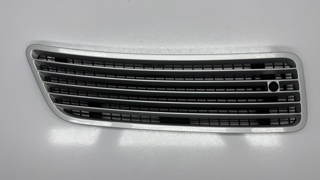Решітка під лобове скло 2218800205 MERCEDES