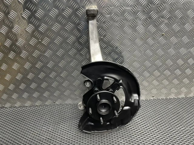 Цапфа поворотна права 4320130021 TOYOTA