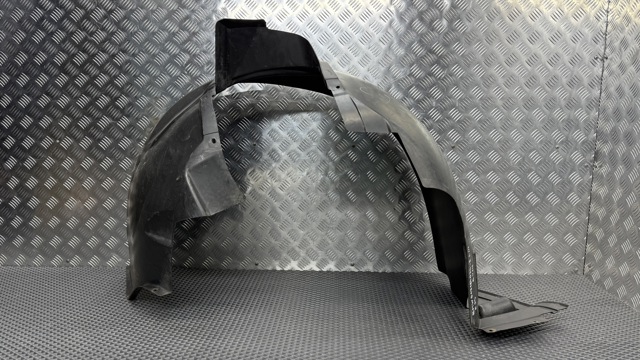 Підкрилок передній лівий 51718402443 BMW