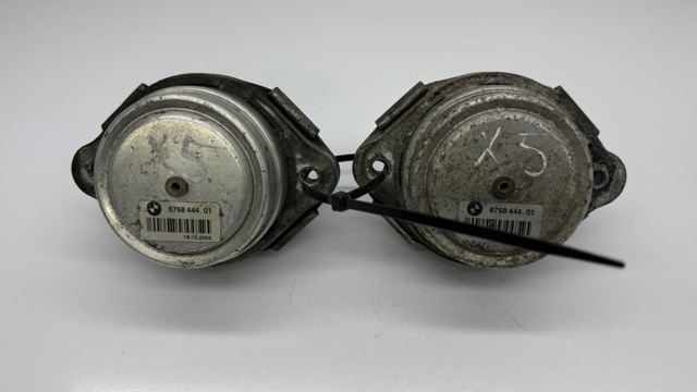 Підвіска двигуна (силового агрегату) 6758444 BMW