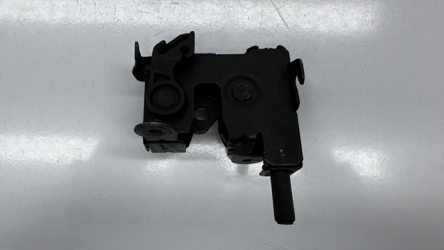 Замок кришки капота 8240599 BMW