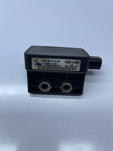 Датчик кутової швидкості повороту автомобіля A0025427218 MERCEDES