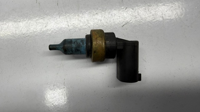 Термодатчик охолоджуючої рідини A0041539728 MERCEDES