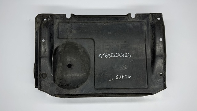 Захист двигуна задній A1635200123 MERCEDES