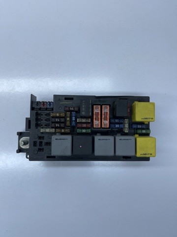Корпус запобіжників A1645400072 MERCEDES