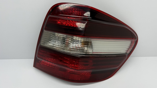 Задній правий стоп A1648204064 MERCEDES