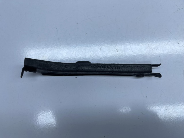 Направляюча переднього бампера, права A1648800414 MERCEDES