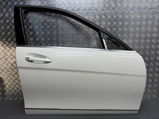 Дверка передня права A2047200205 MERCEDES