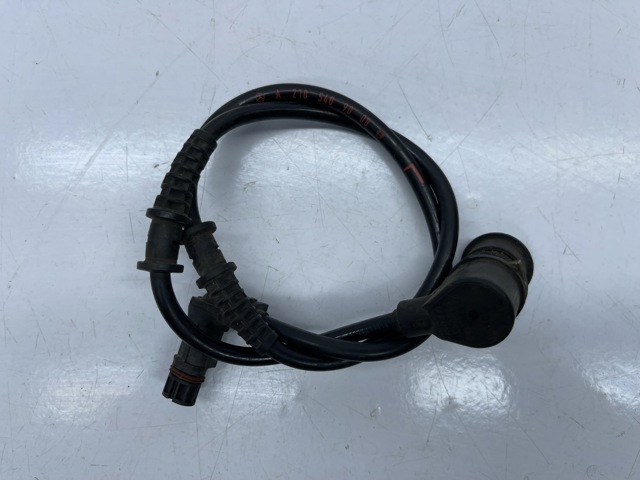 Датчик АБС (ABS) передній, лівий A2105409008 MERCEDES