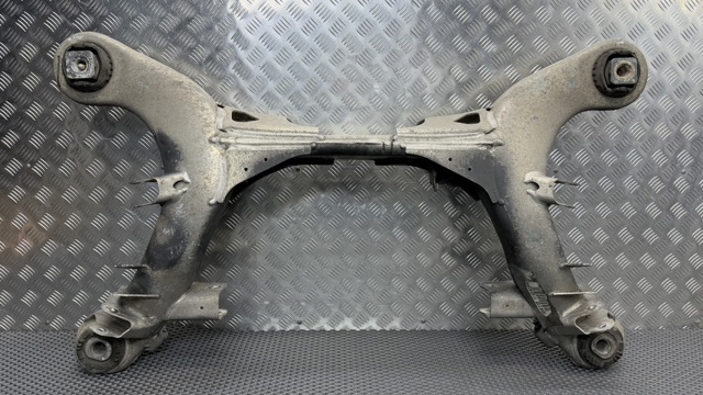 Балка задньої підвіски поперечна A2113502408 MERCEDES