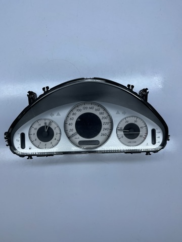 Щиток приладів A2115400948 MERCEDES