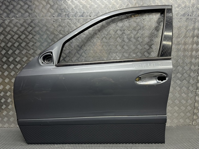 Двері кабіни A2117201305 MERCEDES