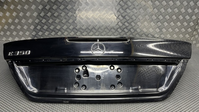 Кришка багажника кузова A2117500375 MERCEDES