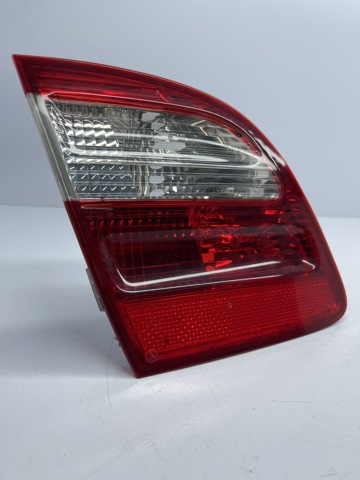 Задня ліва внутрішня фара A2118201364 MERCEDES